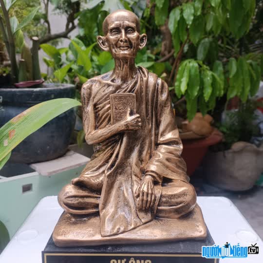 Tượng nhà sư Thích Giác Khang