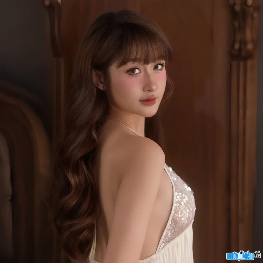 Diễn viên Ngọc Thủy đẹp dịu dàng