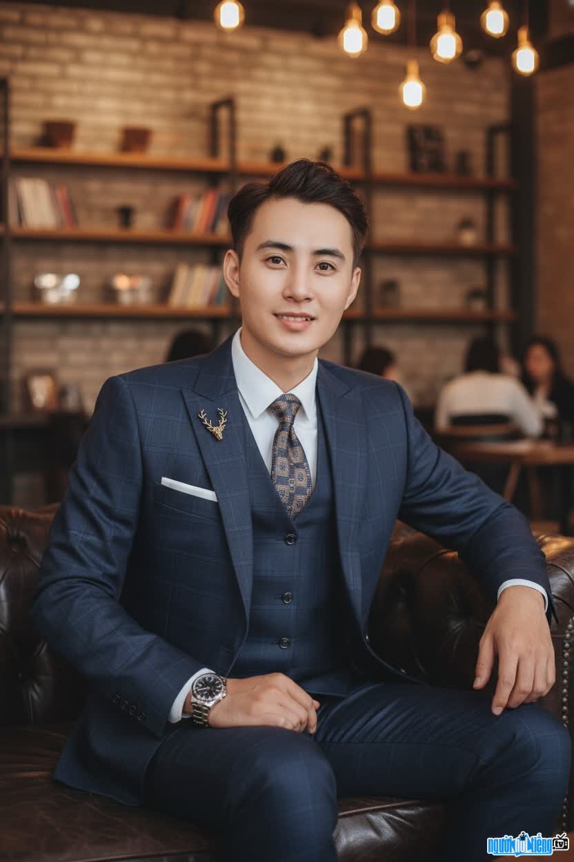 Hình ảnh ca sĩ trẻ Dương Kim Hiếu điển trai