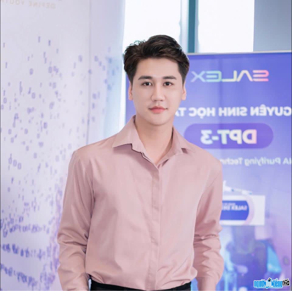 Hình ảnh điển trai của doanh nhân Nyo Nguyễn