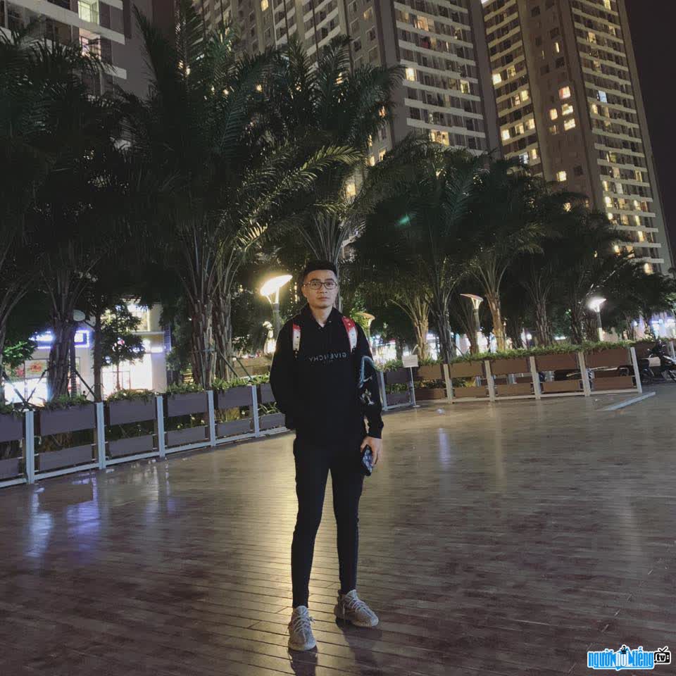 Image of handsome and talented Duy Nho