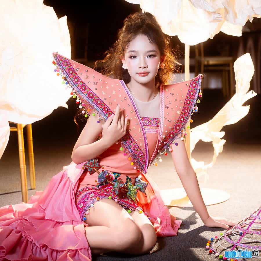 Actor Tran Phuong Loan possesses remarkable academic and artistic achievements