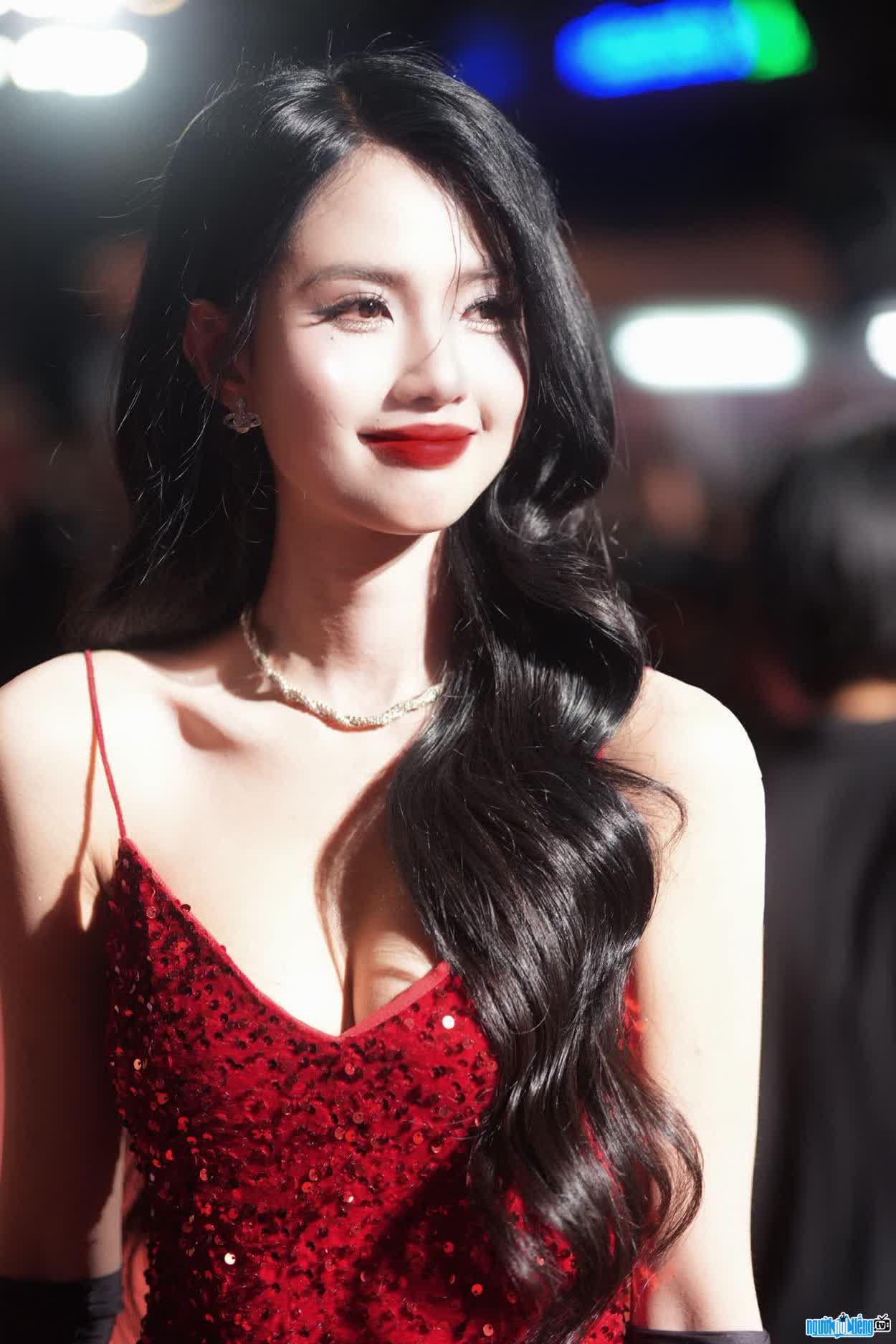 Hình ảnh Gabriella Bui đầy quyến rũ