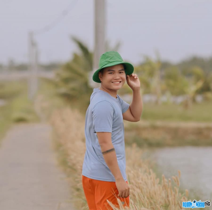 TikToker Hieu in the Countryside shares Western rural life