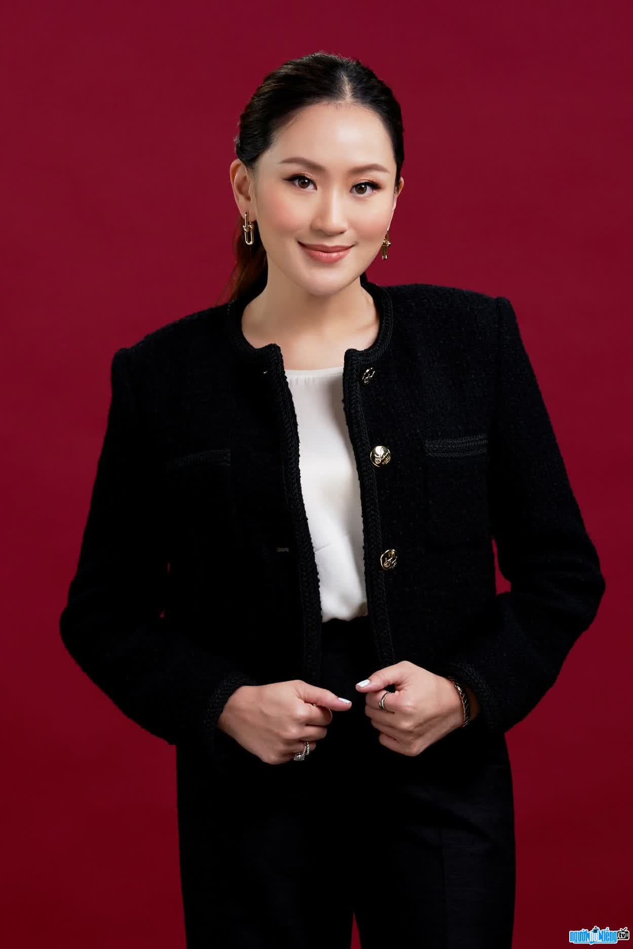 Hình ảnh Ing Shinawatra xinh đẹp tài năng