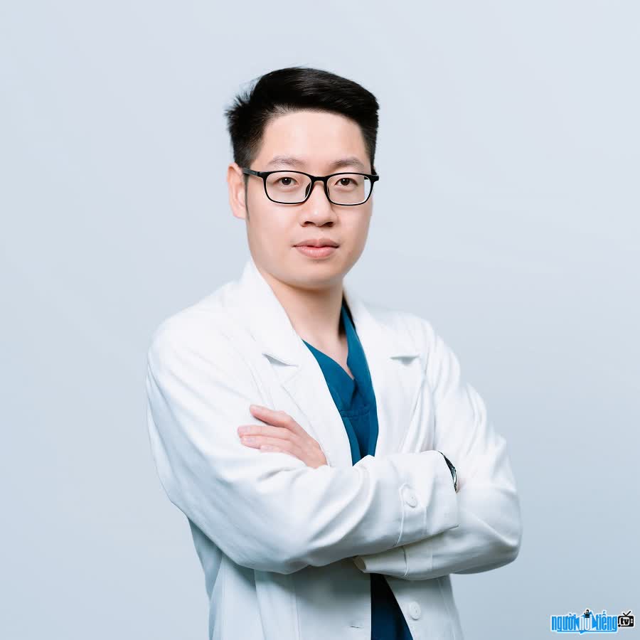 Bác sĩ Nguyễn Mạnh Dũng (Bác sĩ Dũng) là chuyên gia Sản Phụ khoa nổi tiếng