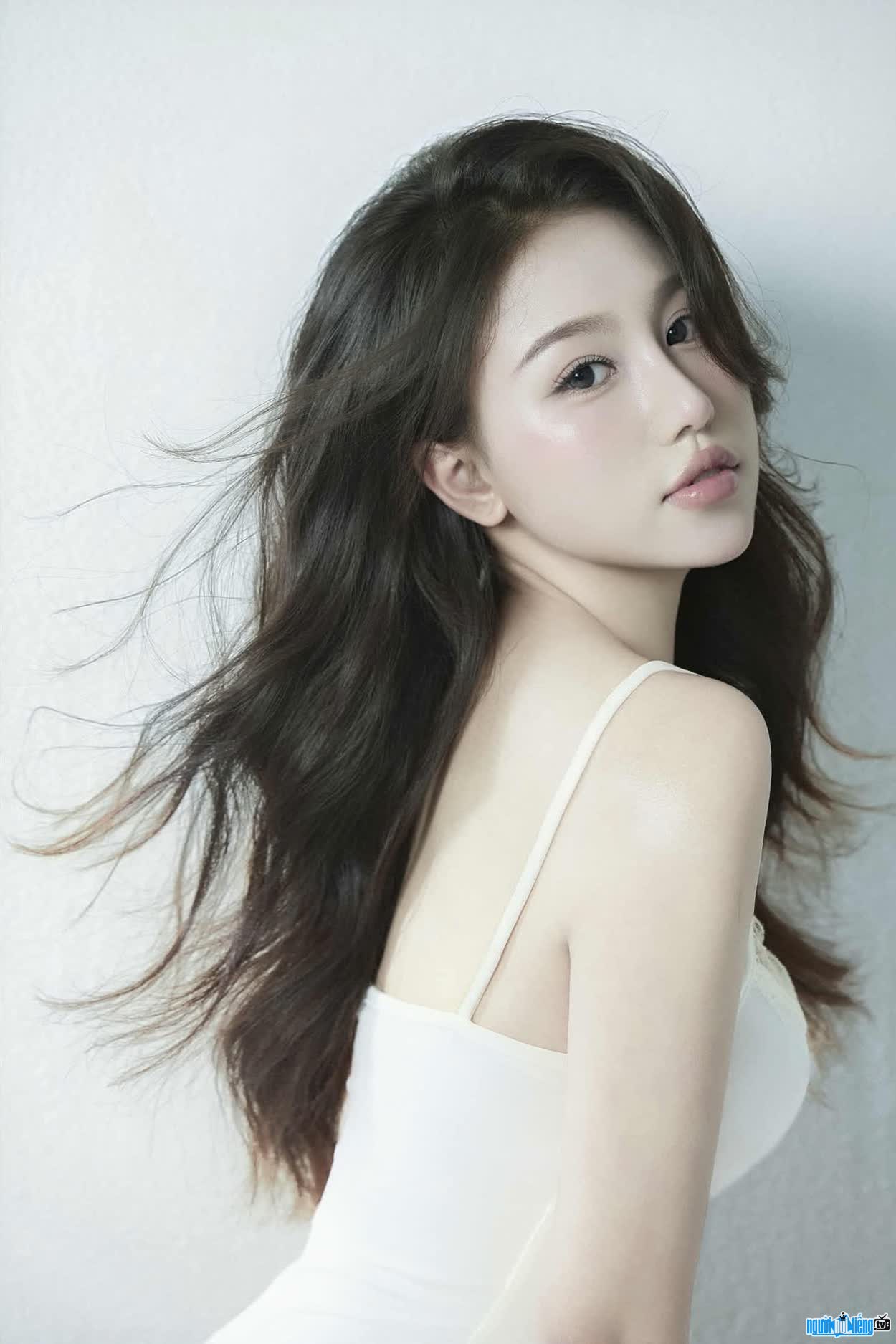 Hình ảnh Đinh Thị Phương Anh xinh đẹp quyến rũ
