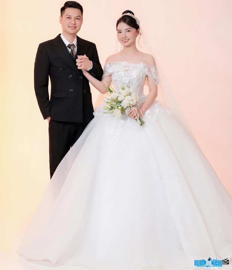 Ảnh cưới của chủ kênh TikTok Gia Đình Song Thơm