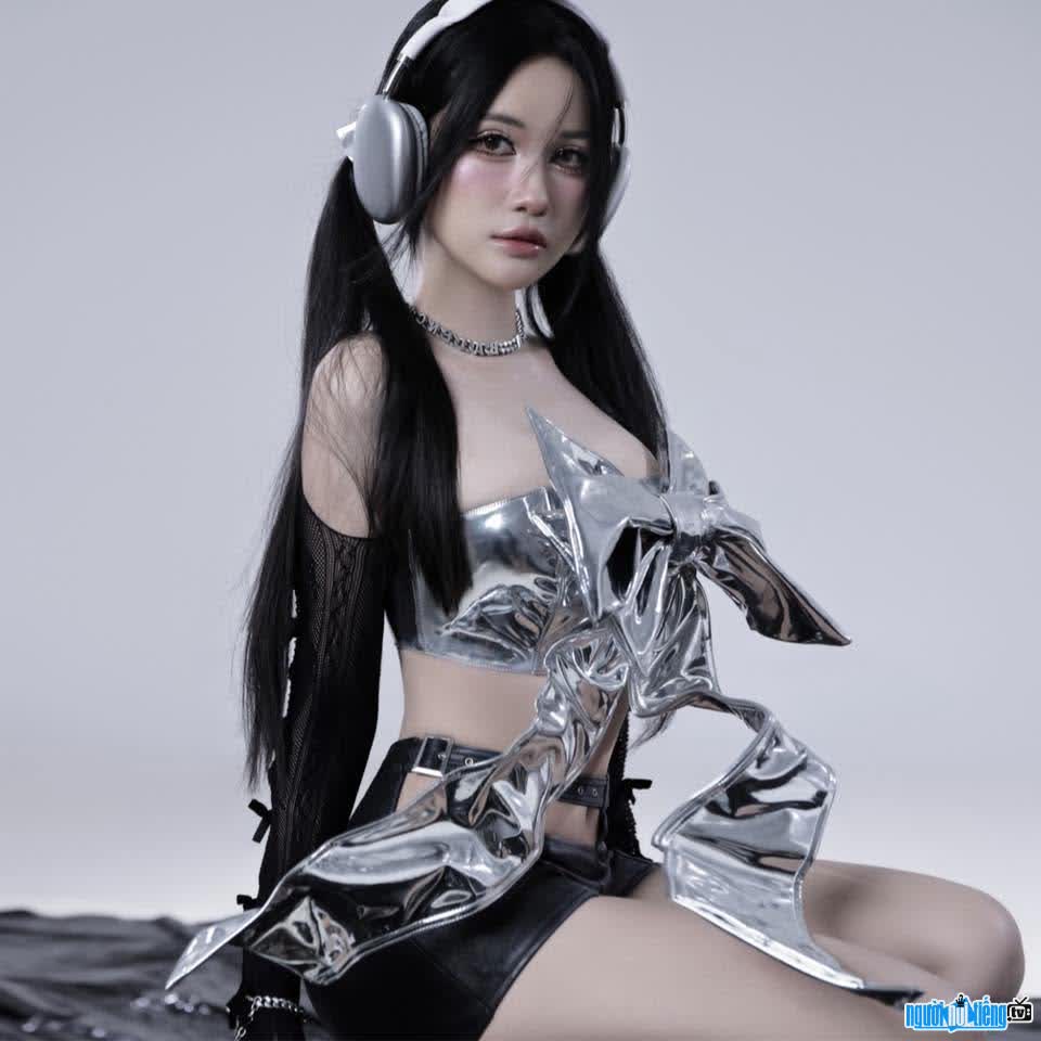 Hình ảnh xinh đẹp của DJ Sunny