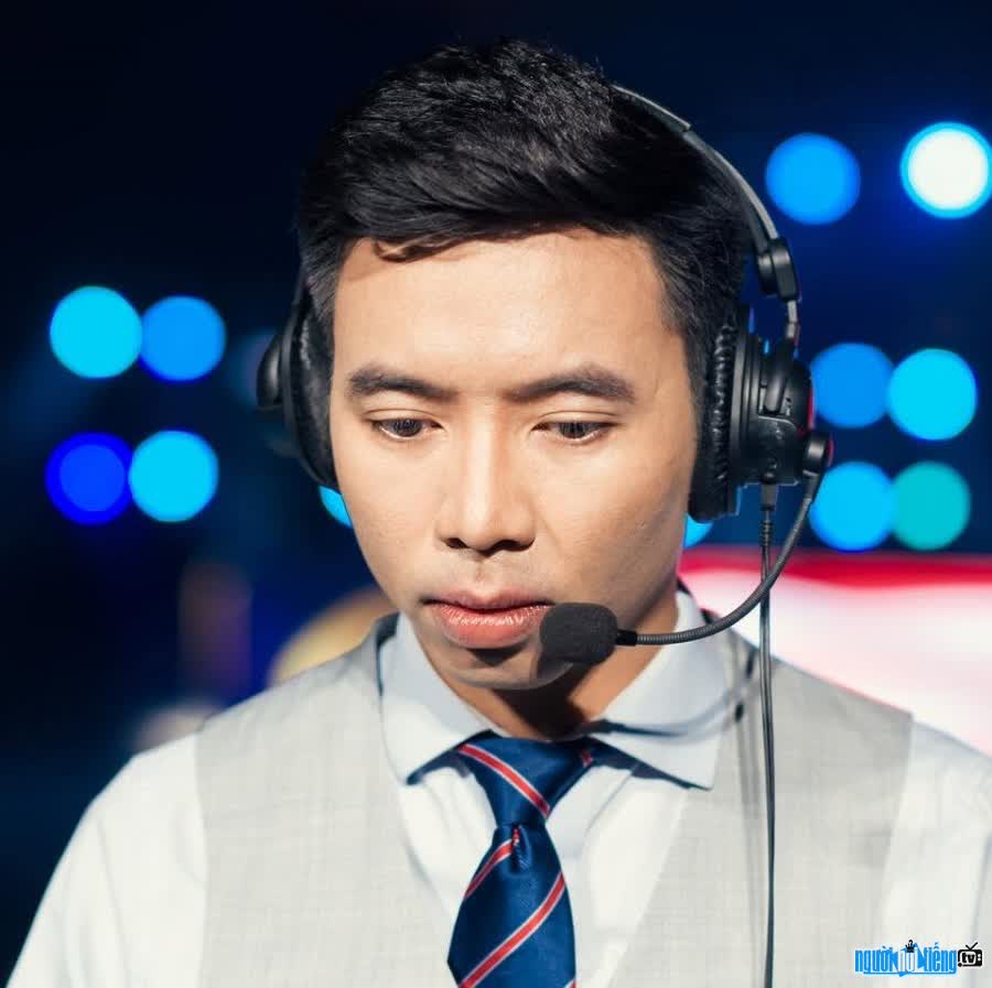 BLV Phước Phở (Huy Phước) là bình luận viên bóng đá và thể thao điện tử