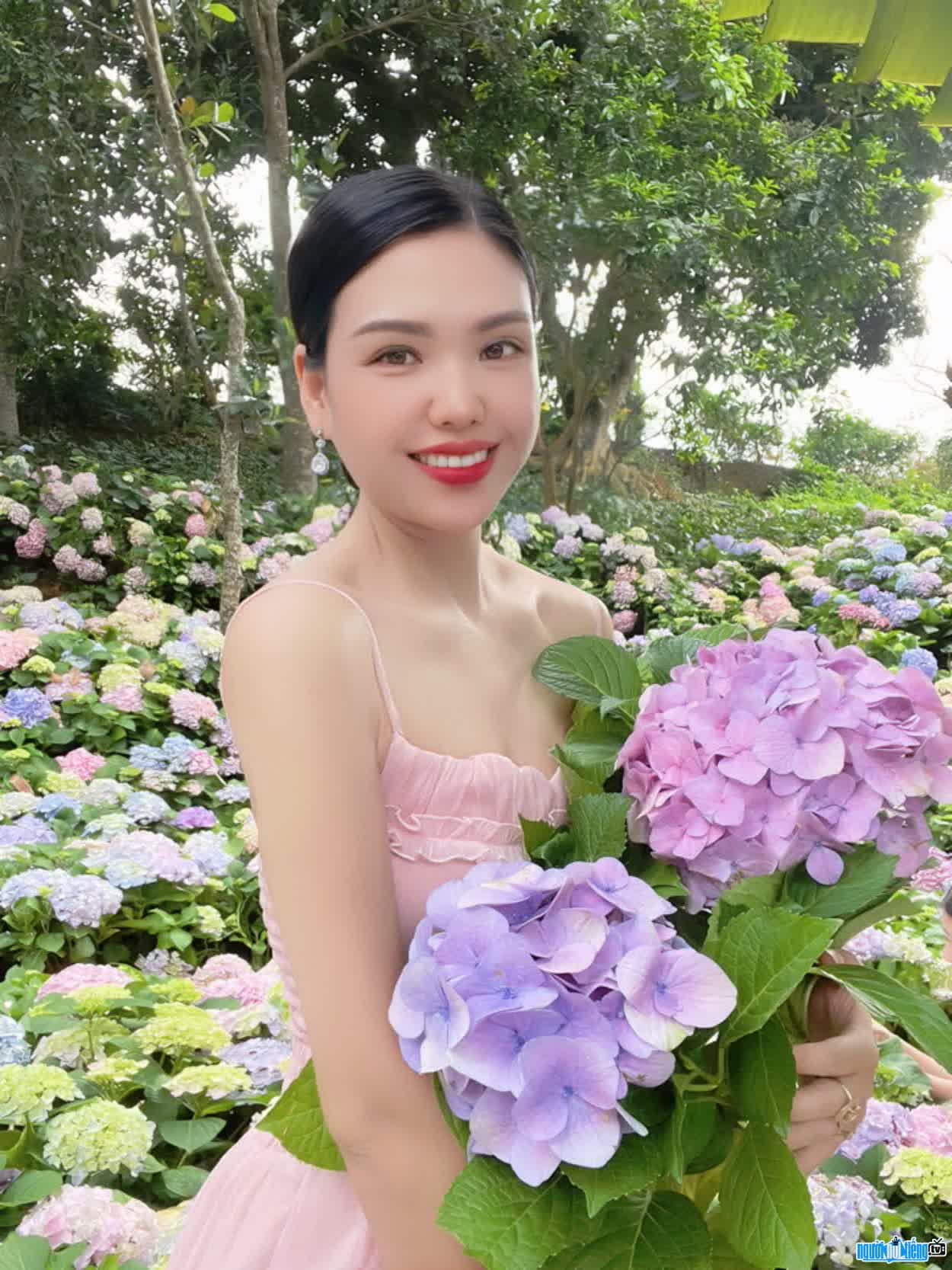 Hình ảnh NTK Thiên Cẩm xinh đpẹ tài năng