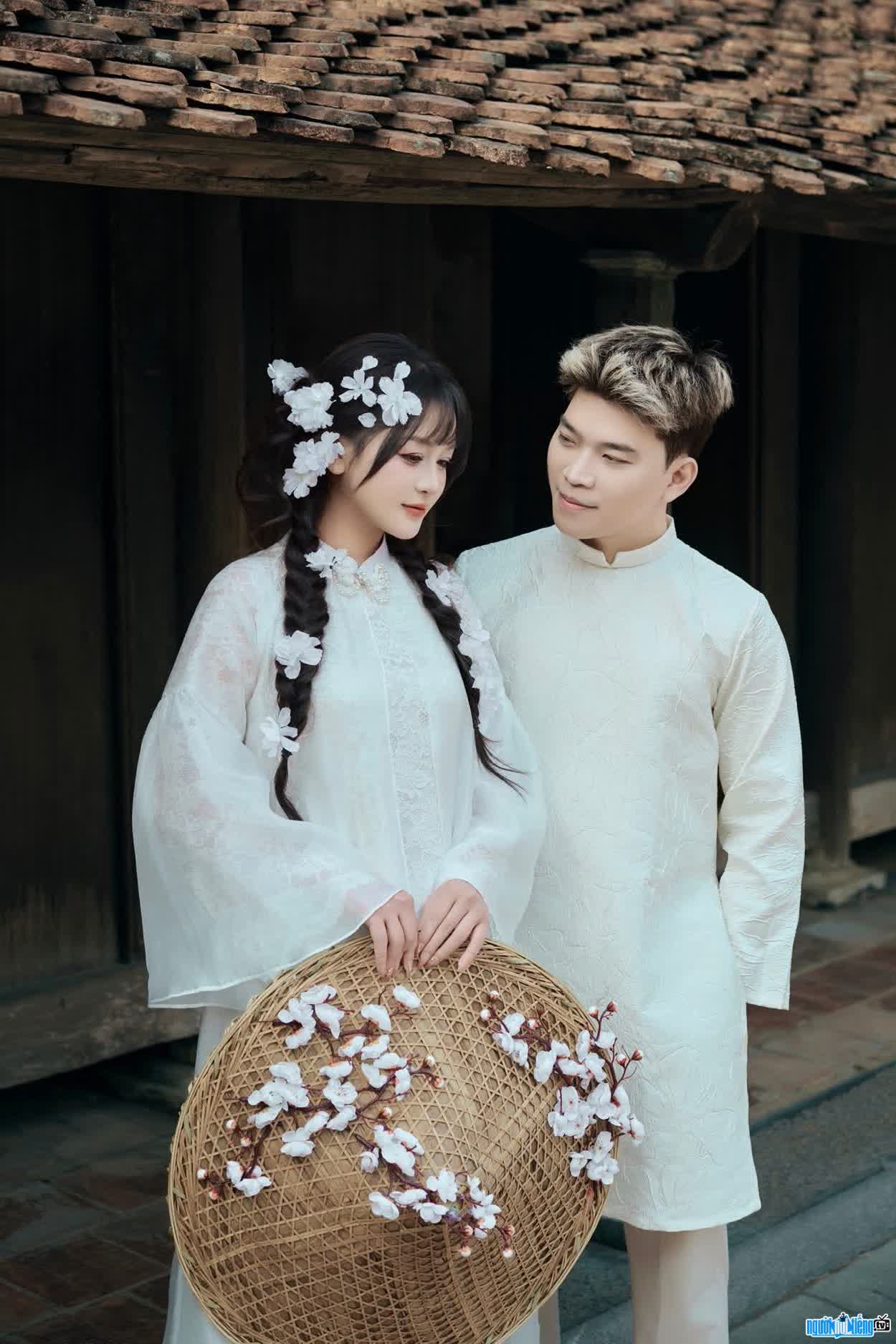 Hình ảnh ngọt ngào Soanh Trần (Trần Minh Sơn Anh) và MC Lyly Sury