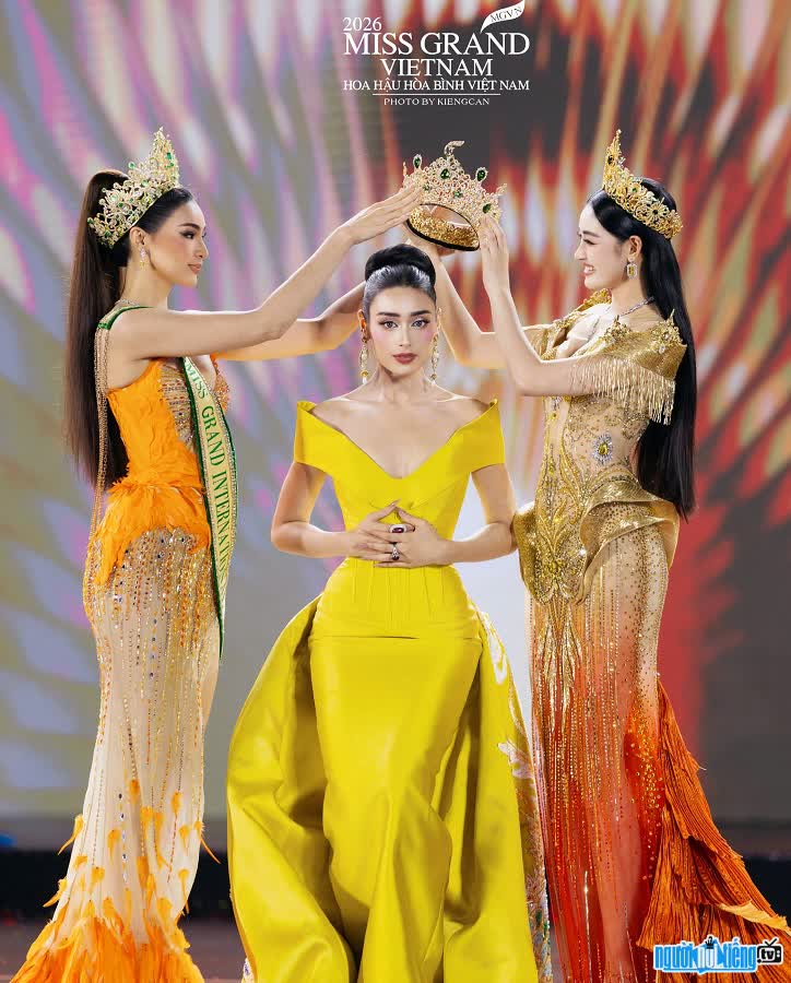 Bông hồng lai Emoura Phạm xuất sắc đăng quang Miss Grand Vietnam - Hoa hậu Hòa bình Việt Nam