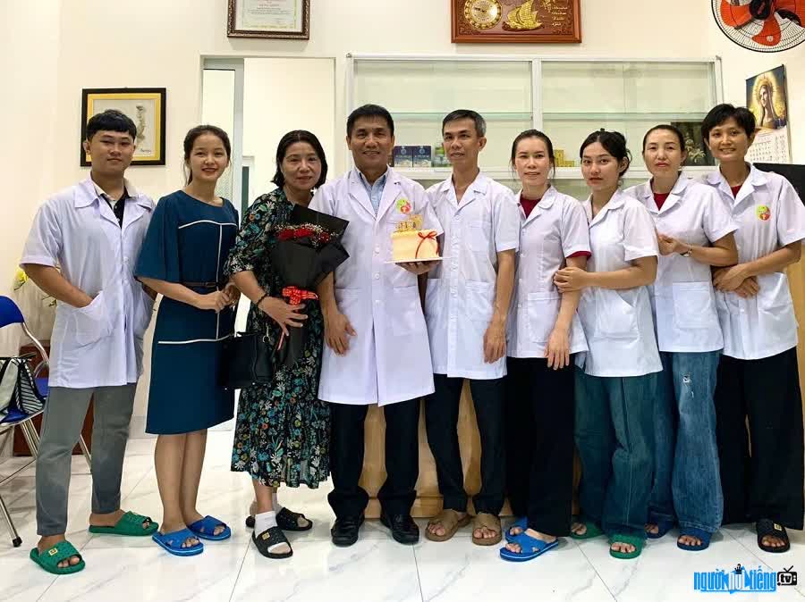 Bác sĩ Nguyễn Văn Tùng (Bác sĩ Tùng) là thầy thuốc tâm huyết