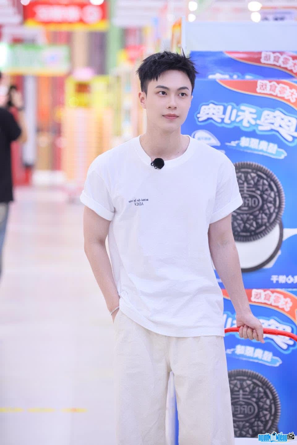 Hình ảnh điển trai Lâm Anh