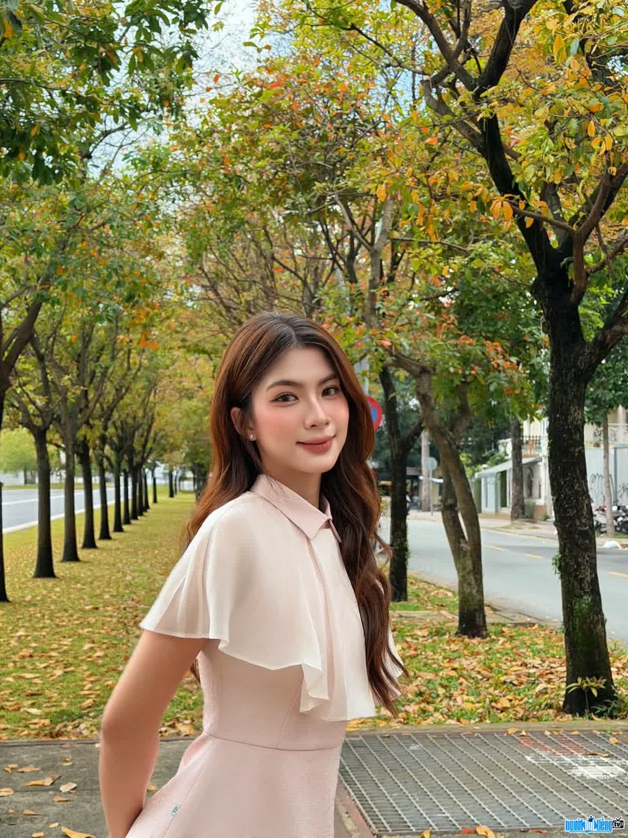Hình ảnh Phan Lê Kim Ngọc rạng rỡ dinh đẹp