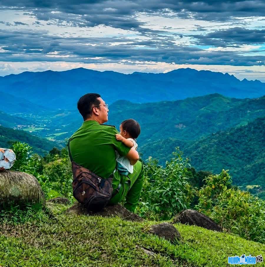 Công an Sáng Trên Bản (Công An Bản) gần gũi với người dân
