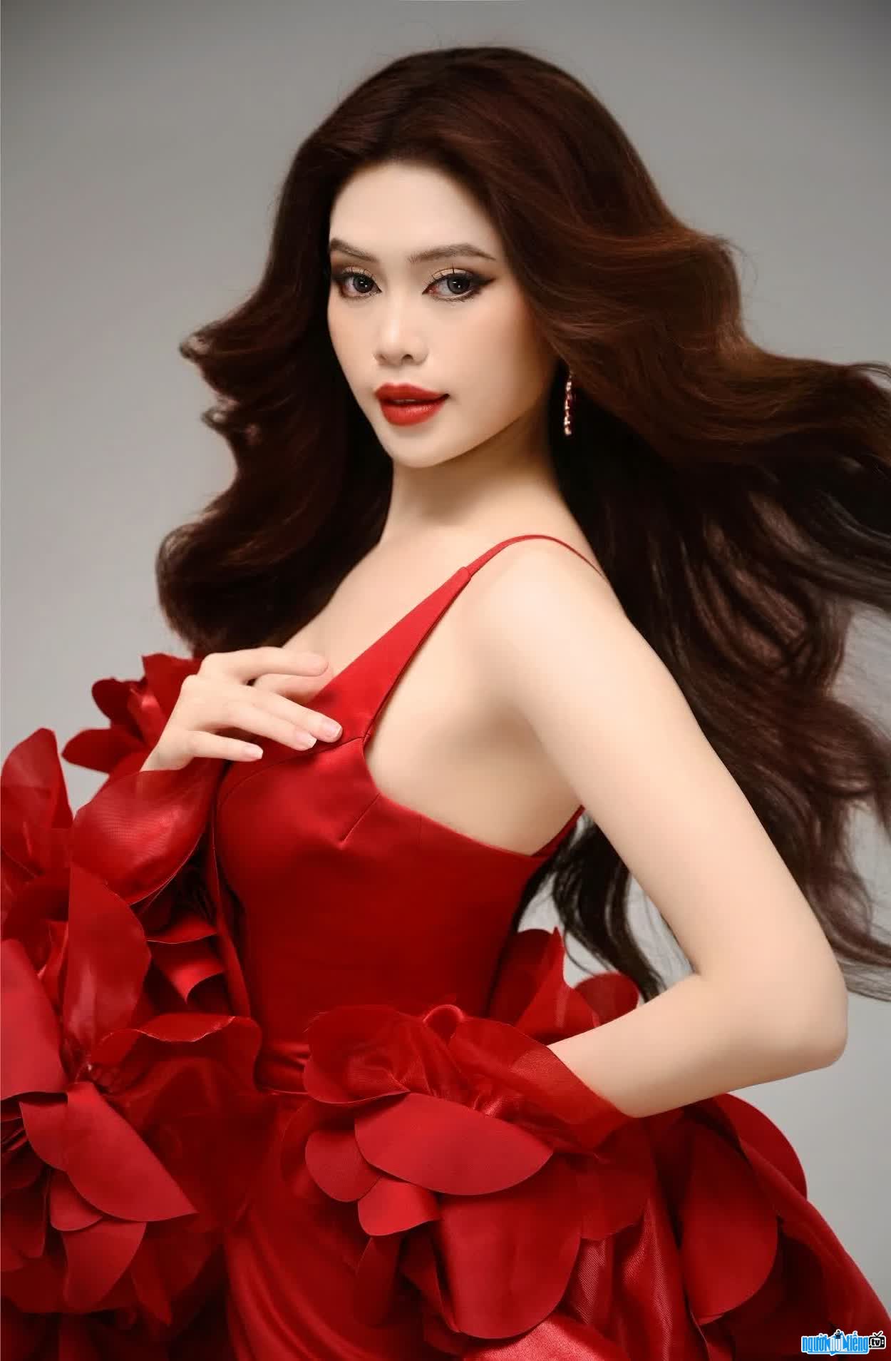 Hình ảnh Dương Thị Phương Anh đầy quyến rũ