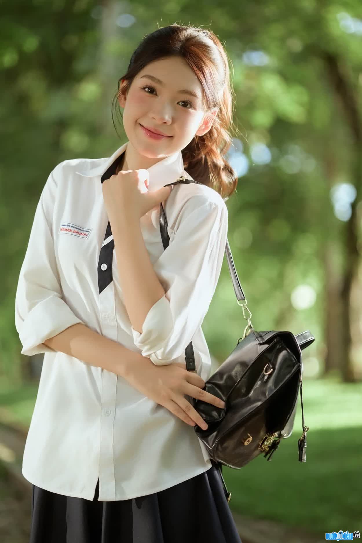 Hình ảnh xinh đẹp diễn viên trẻ Lê Lưu Ly