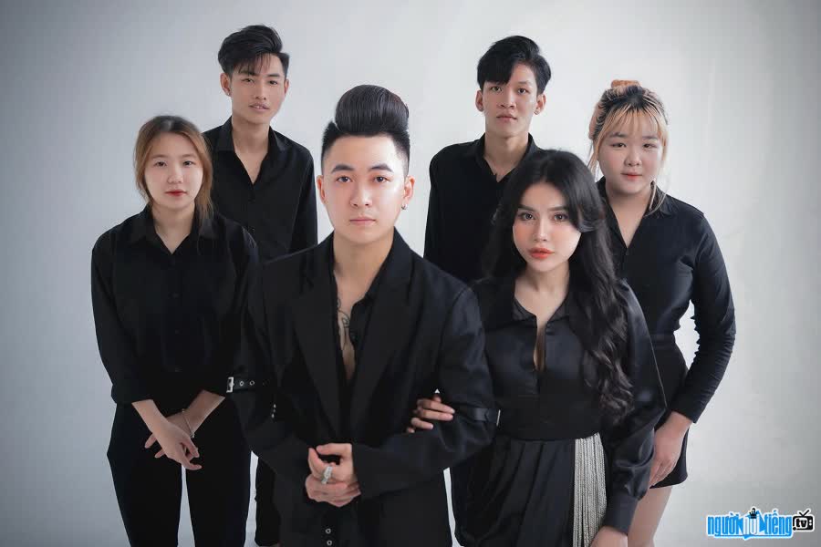 Hair stylist Gia Thinh and his students