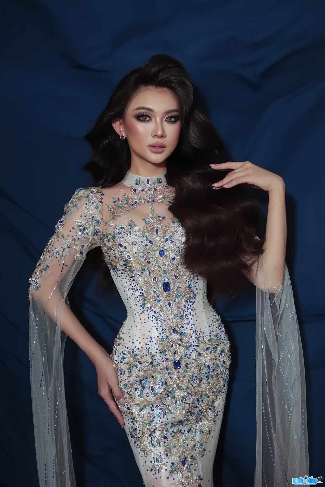 Hình ảnh Vi Ái Giang mới nhất