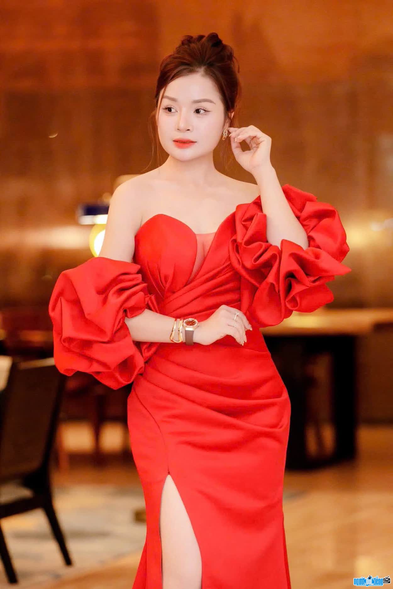 Hình ảnh Hoàng Thị Thanh Tuyền quyến rũ rạng ngời