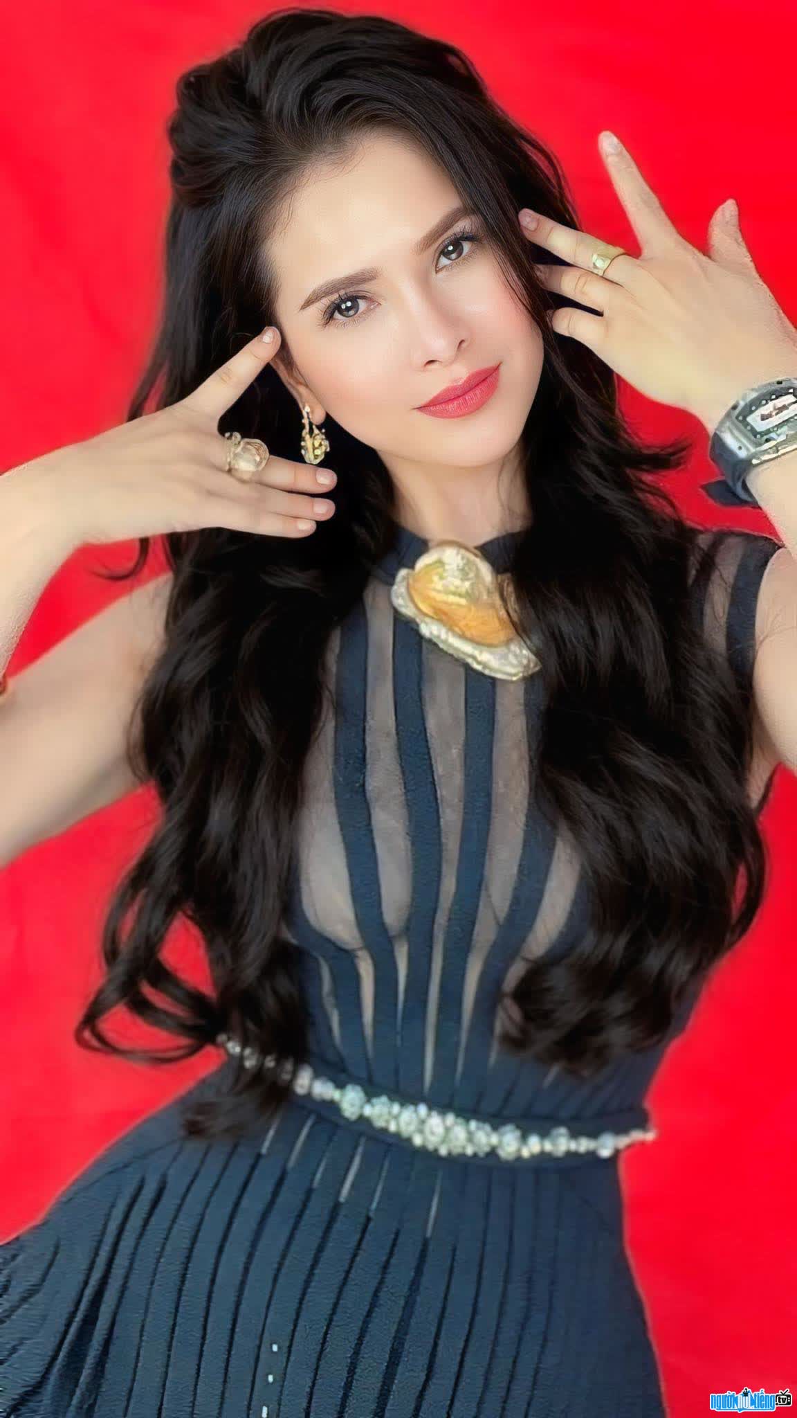 Hình ảnh Lê Thanh Thúy xinh dẹp quyến rũ