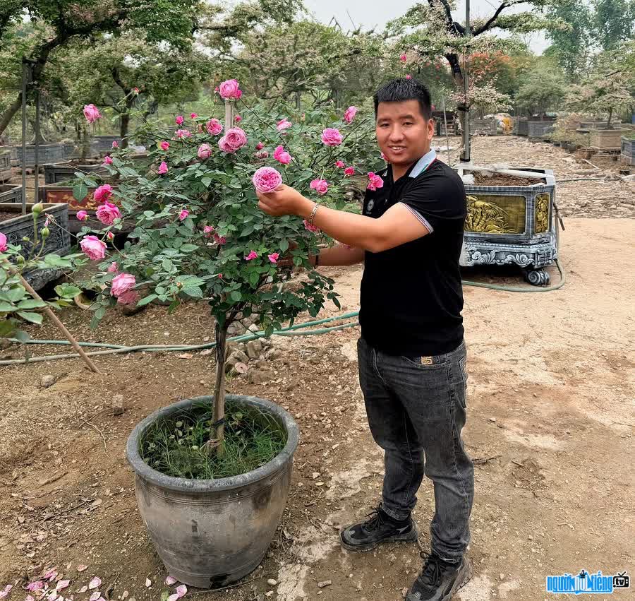 TikToker Le Van Ca specializes in providing roses and ornamental plants