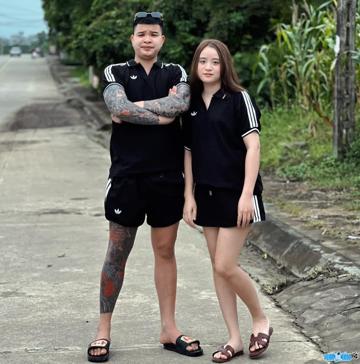 Kênh TikTok Gia Đình Anh Nhung sở hữu gần 1 triệu người theo dõi