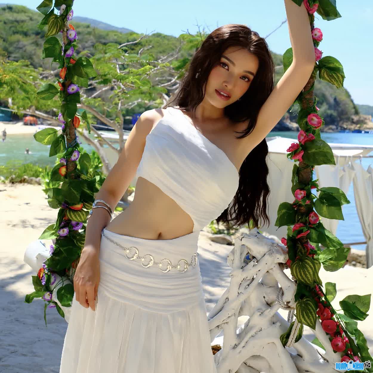 Beautiful and graceful image of Pham Thi Diem Nhi