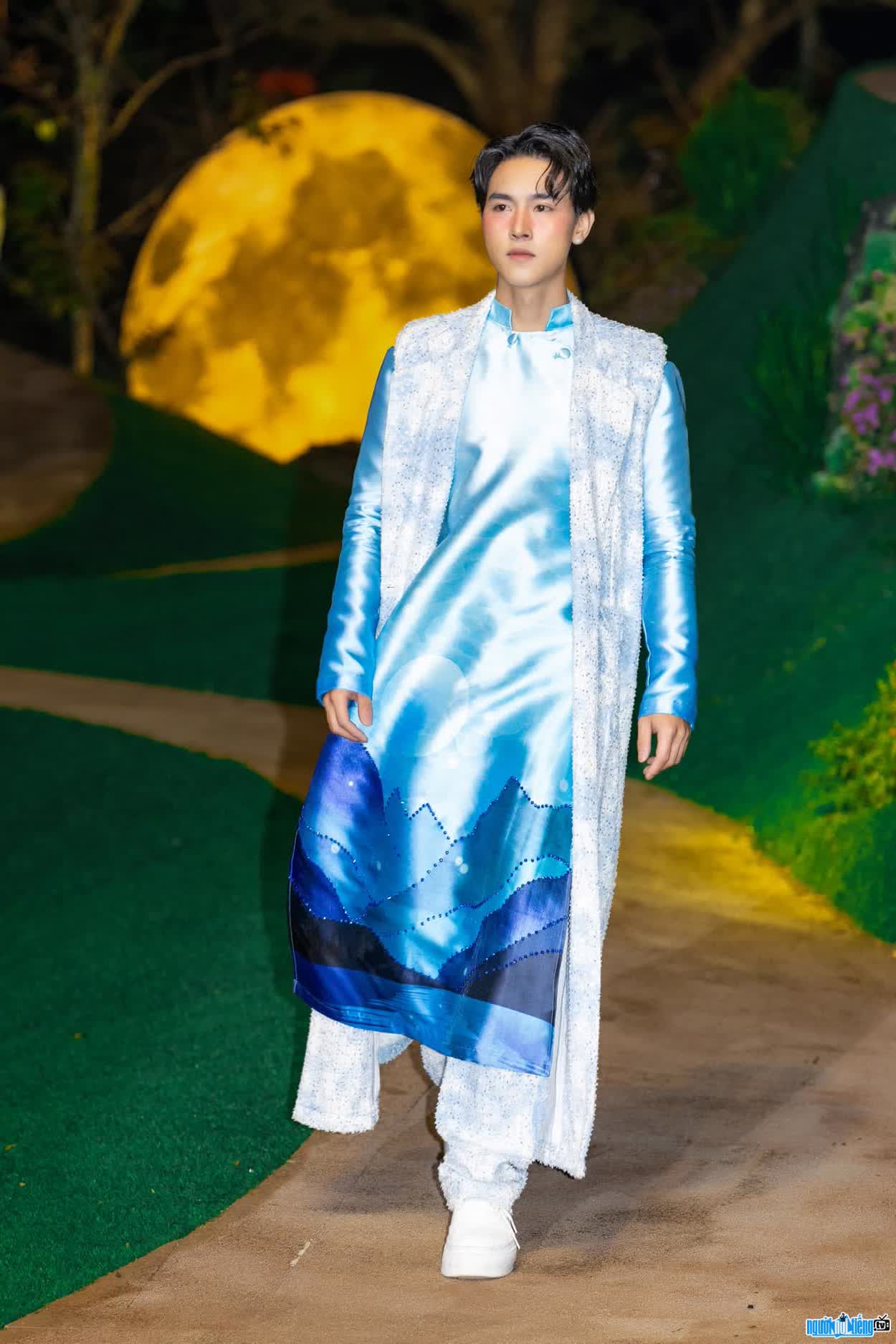 Hình ảnh Bùi Trung Thái trên sàn diễn