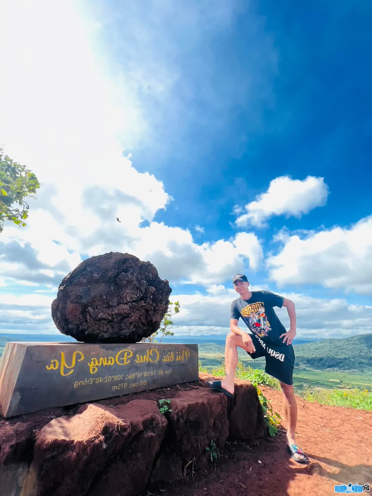 Image of A Hoang off the field