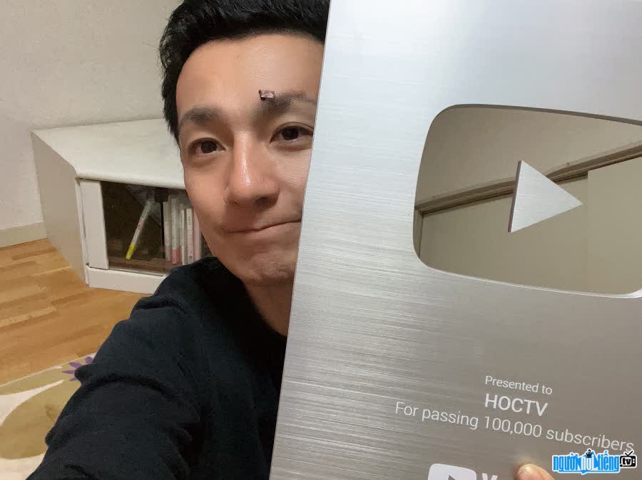 TikToker Japanese Police Officer (Kaneya Manabu) achieved the YouTube Silver button