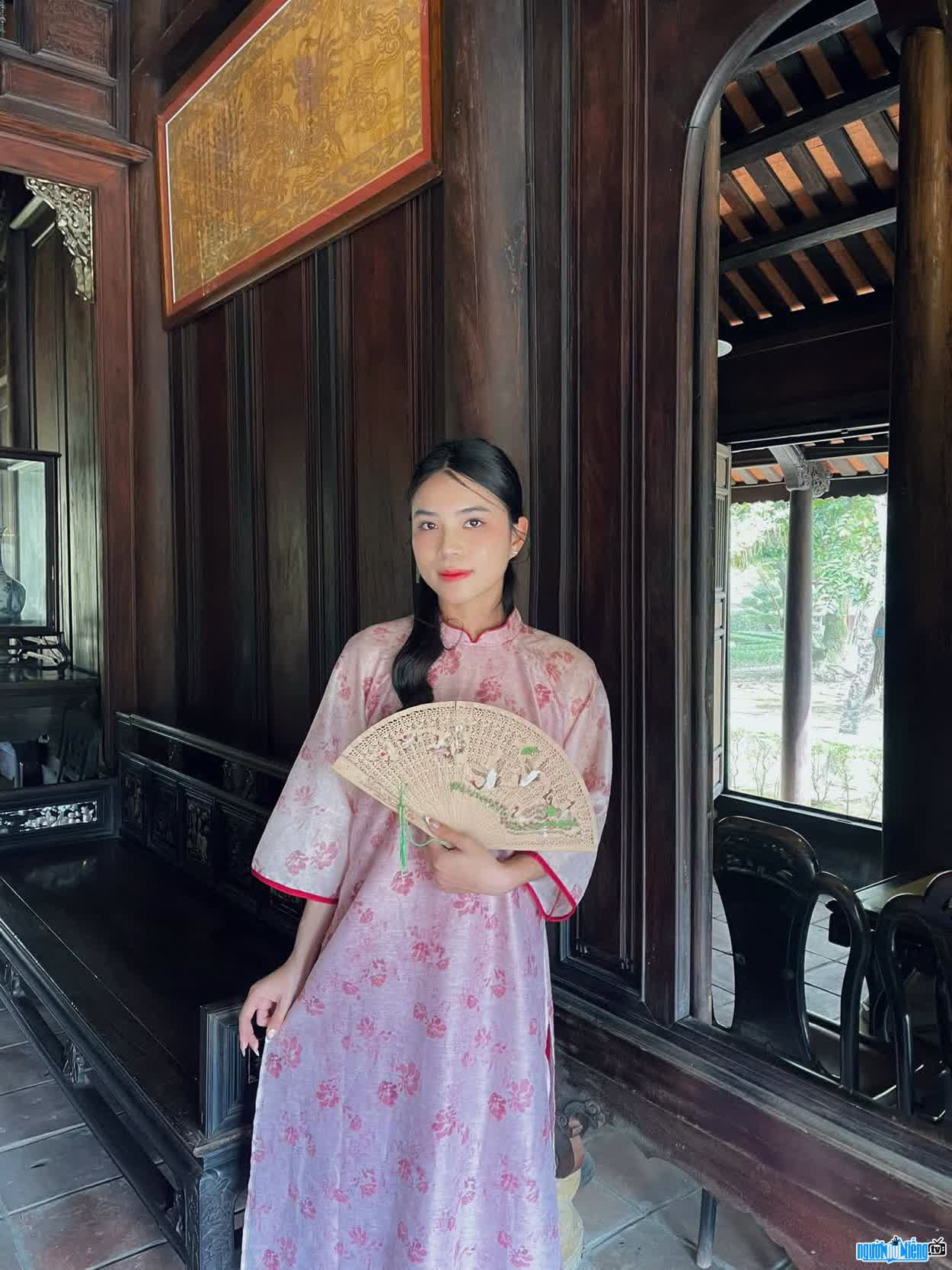 Hình ảnh Hồ Thị Thanh Thảo ngoài sân cỏ