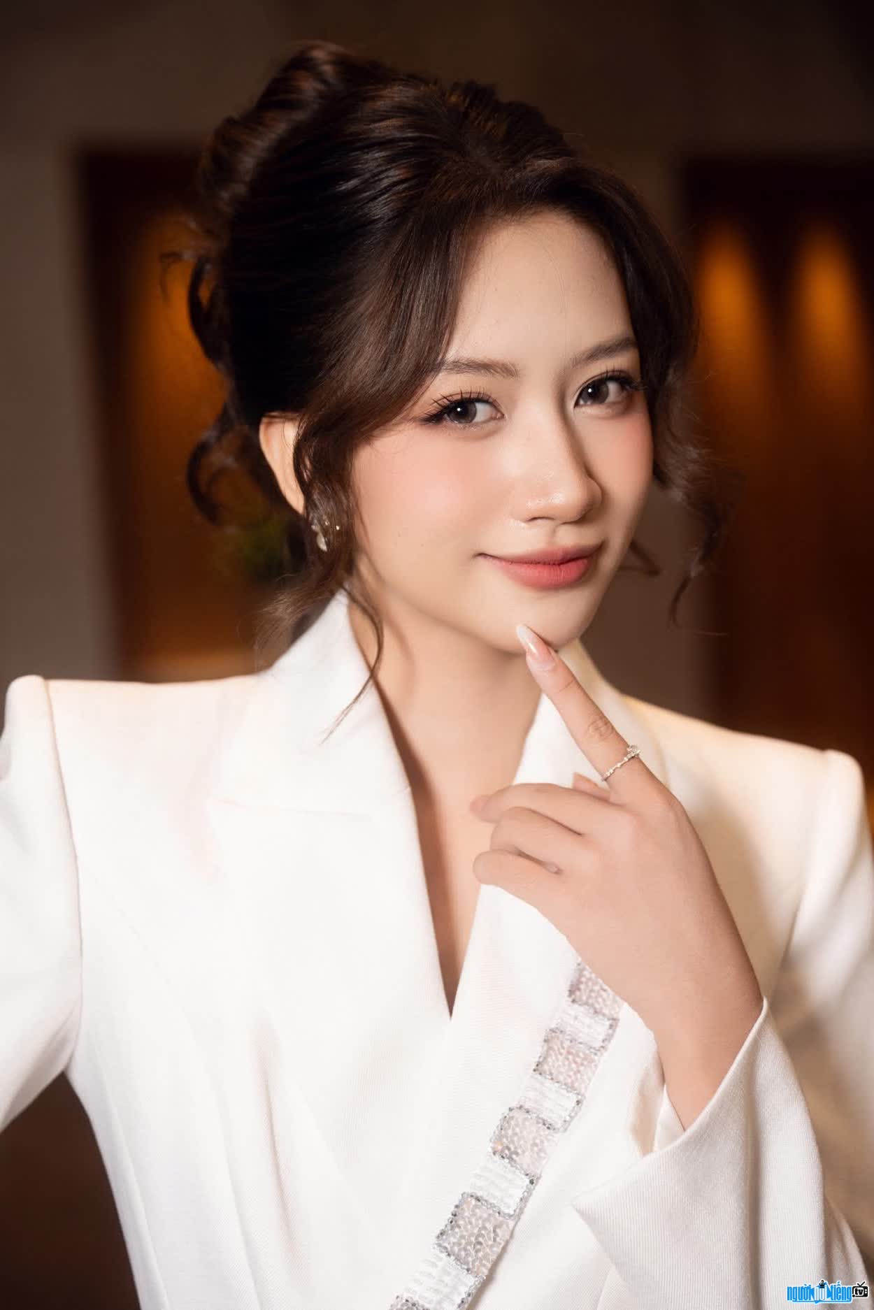 Hình ảnh mới nhất của Lê Thị Ánh Tuyết