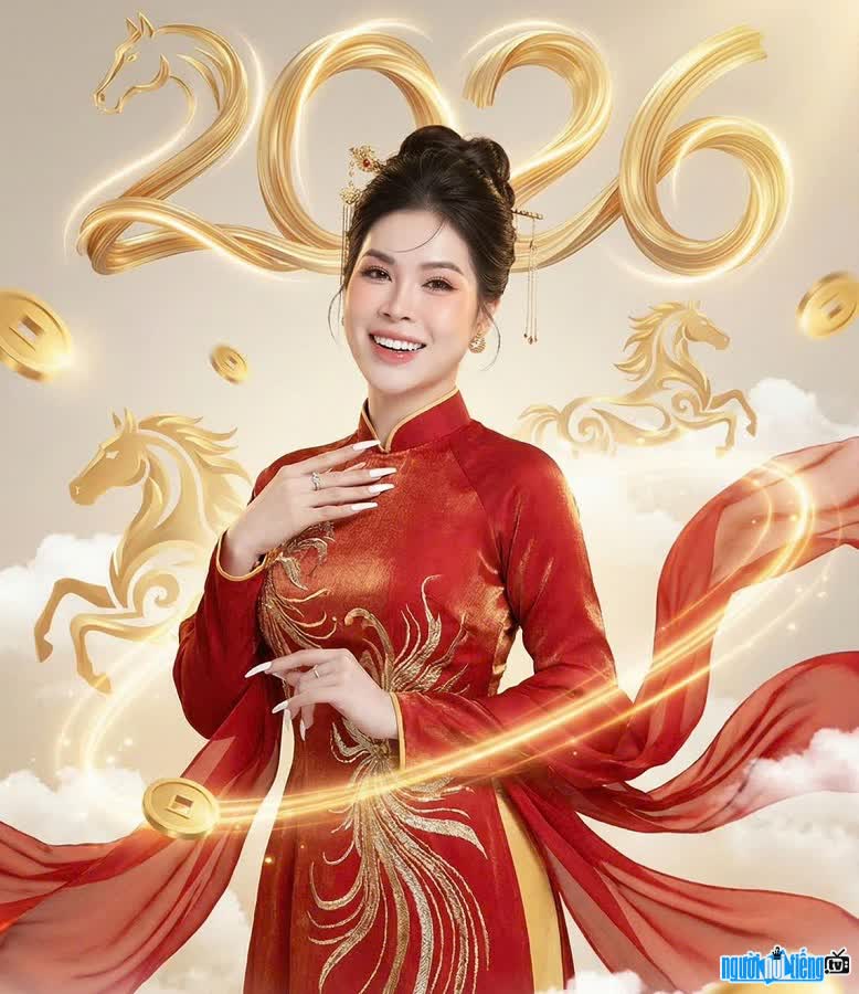 Chuyên gia tâm lý Thanh Hương rạng rỡ đón xuân