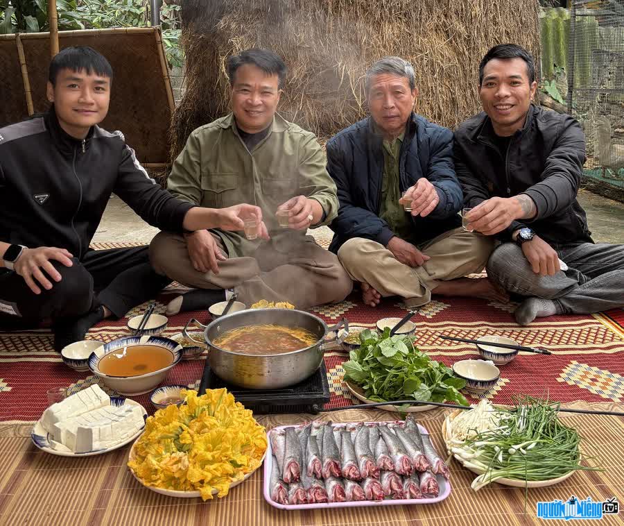 TikToker Anh Bố Vợ chia sẻ cuộc sống nông thôn