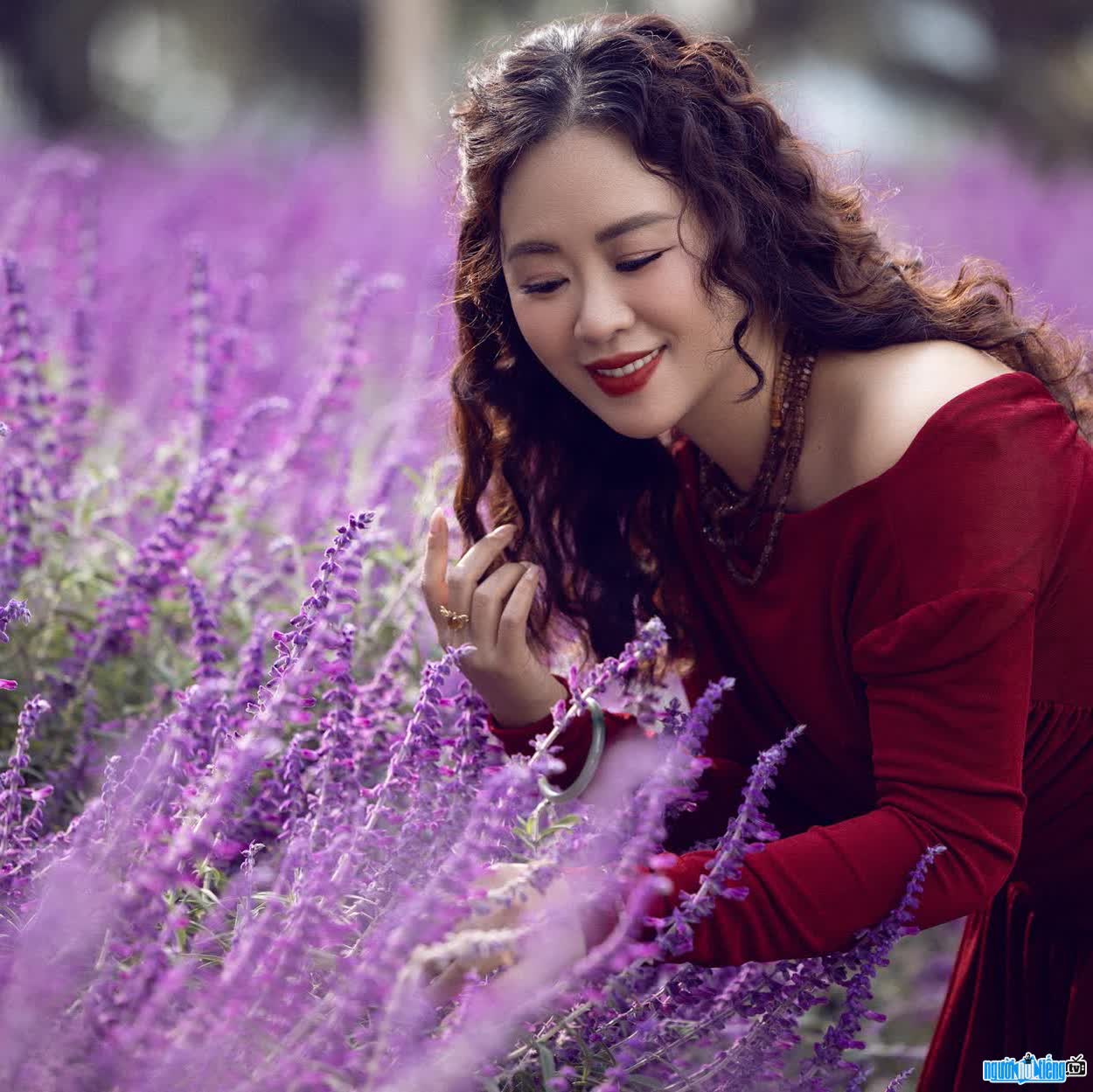 Hình ảnh xinh đẹp của NTK Trần Hoa Linh