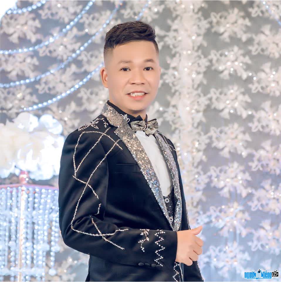 Hình ảnh Phạm Gia Hậu Chủ tịch Hội Văn hóa Nghệ thuật Việt Nam tại Cộng hòa Séc