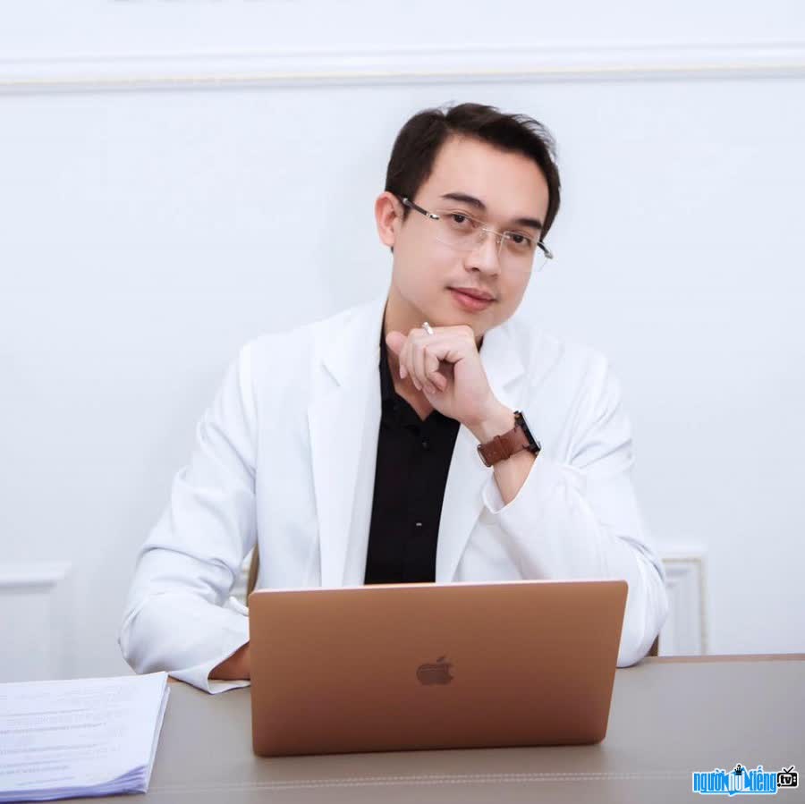 Bác sĩ Phạm Minh Trường - 15 năm gắn bó với lĩnh vực thẩm mỹ không xâm lấn