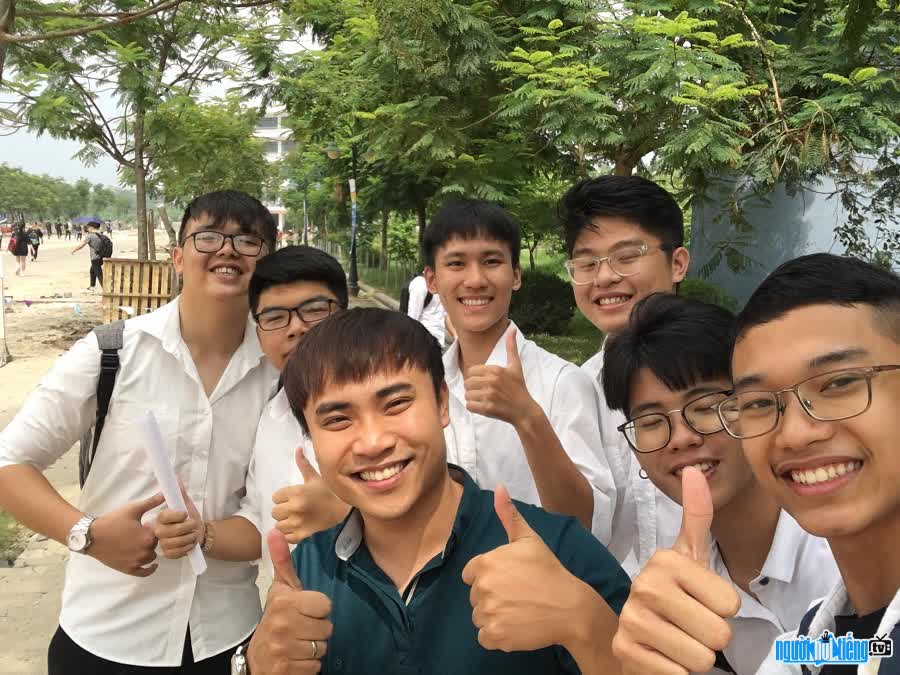 Giáo viên Đoàn Mạnh Linh được học sinh yêu mến