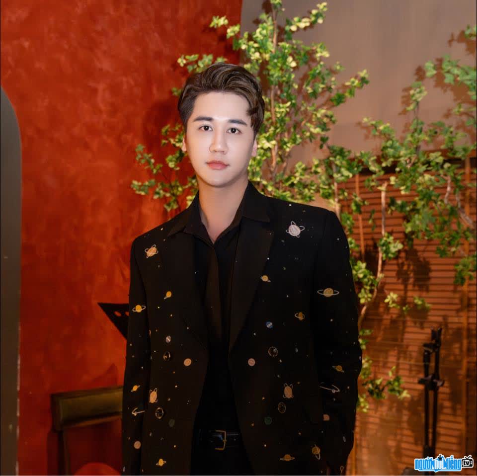 Hình ảnh doanh nhân Nyo Nguyễn tài năng