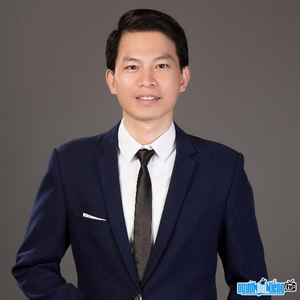 Doctor Hanh Dang is Director of Hanh Dang Nam Than Thieu Pharmaceutical Co.
