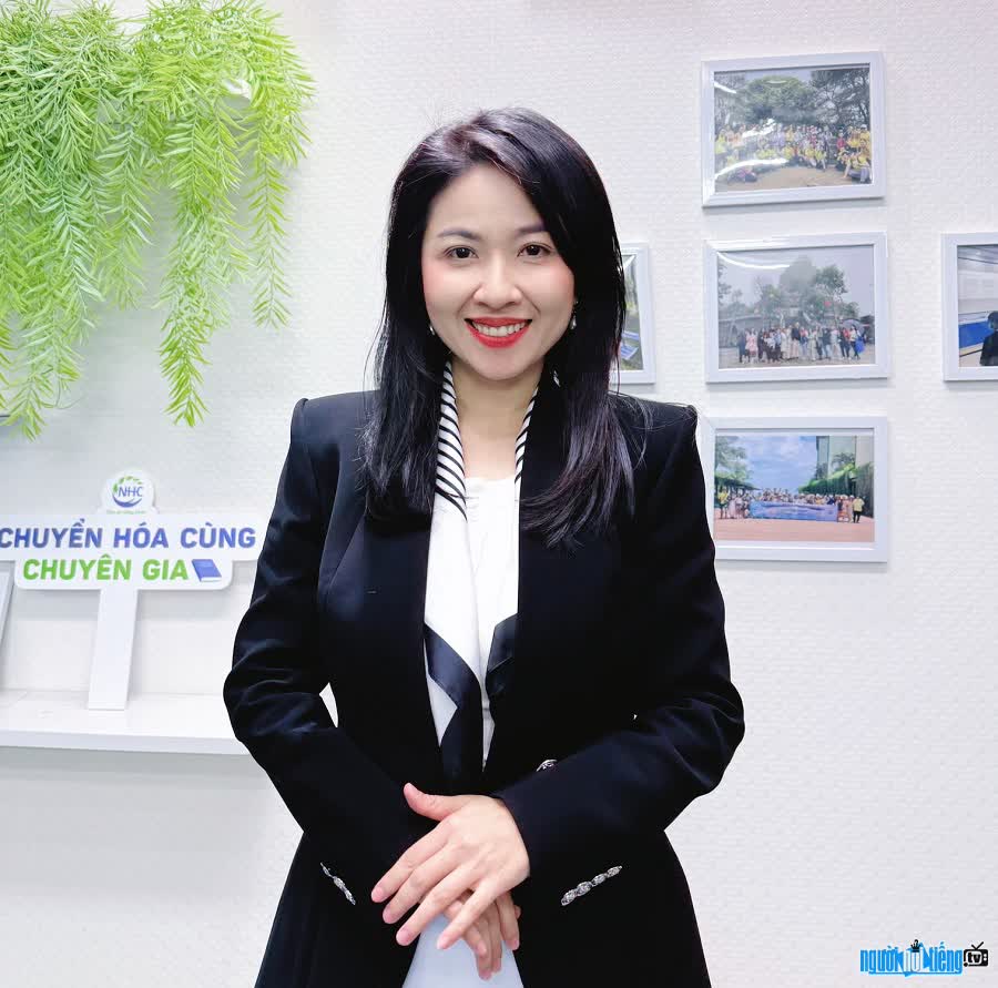 Psychologist Le Thi Thanh Phuong accompanies many students
