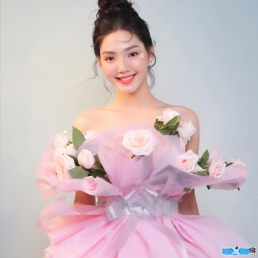 Diễn viên Đoàn Minh Anh đẹp dịu dàng