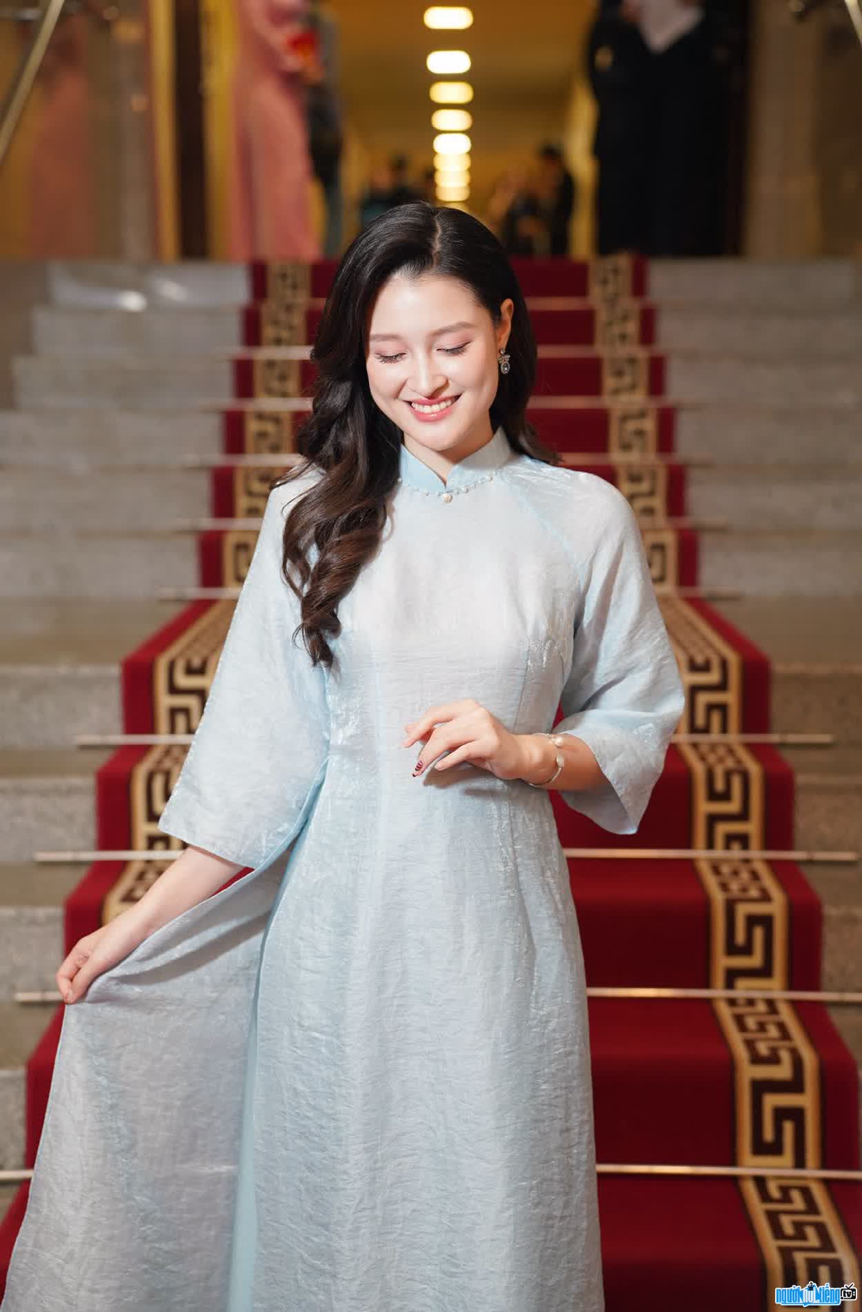 Hình ảnh mới nhất của MC Đặng Hoàng Anh