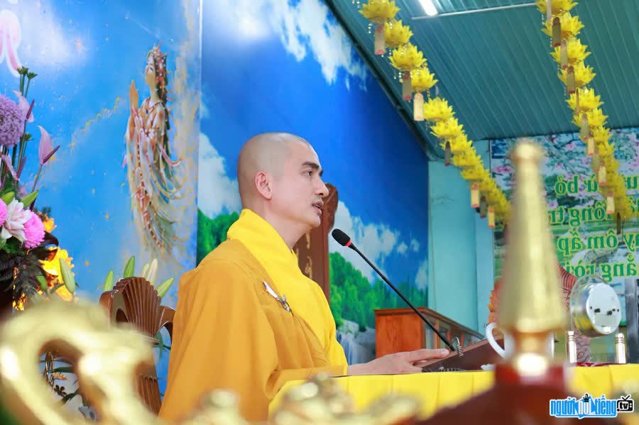 Nhà sư Thích Minh Thiền giảng pháp