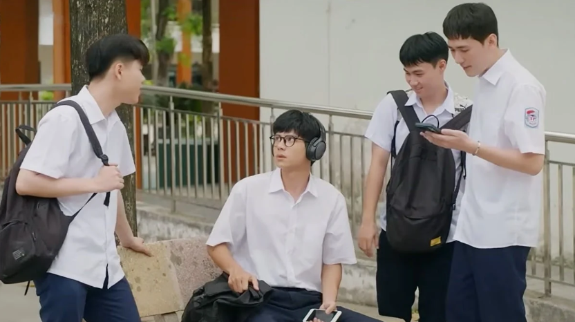 Phim Phía Bên Kia Thành Phố khai thác đề tài học đường