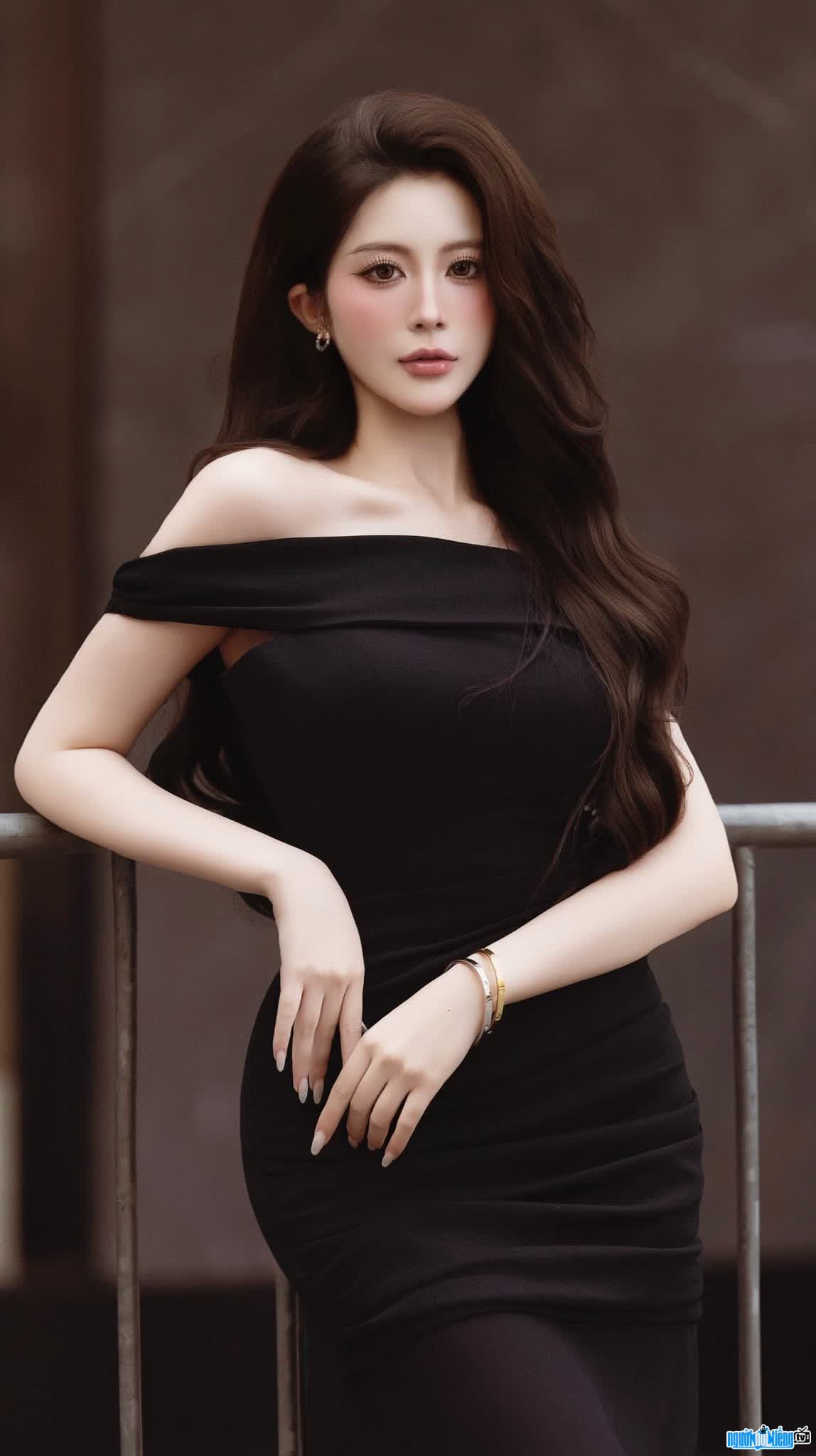 Hình ảnh người đẹp Đỗ Thùy Trang xinh đẹp tài năng