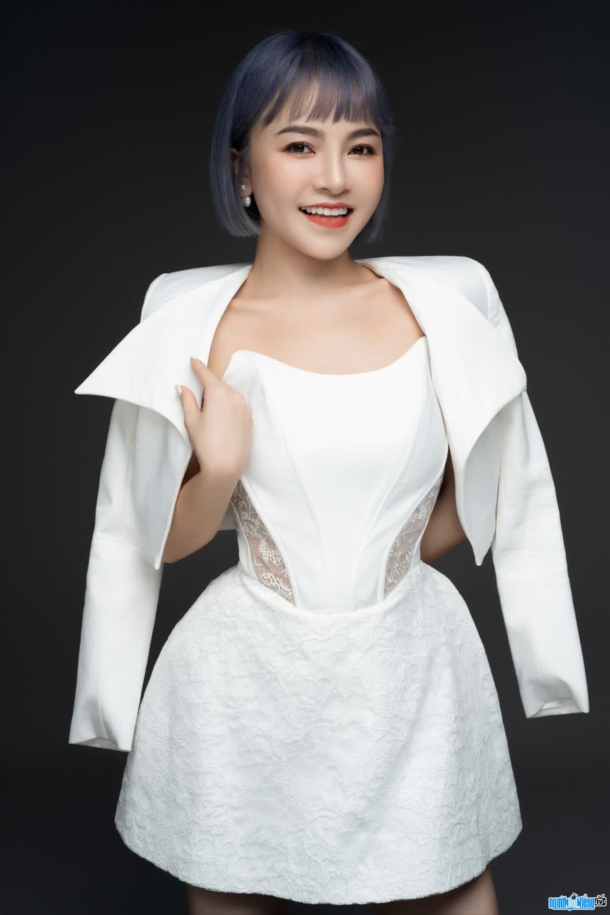 Hình ảnh Ngọc Gemmy xinh đẹp tài năng